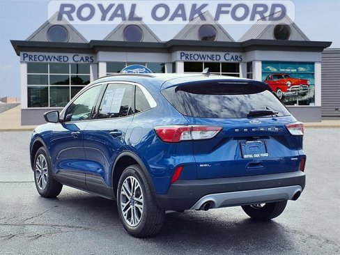 Used 2022 Ford Escape SEL image 2