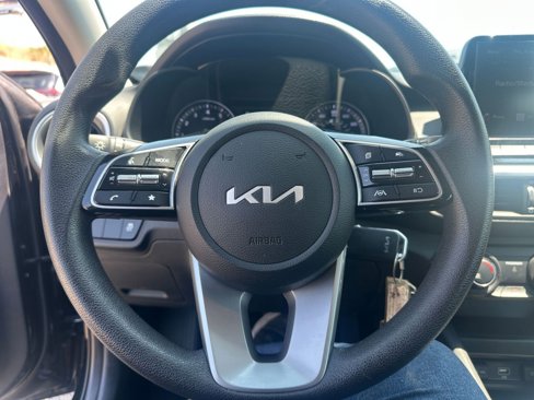 Used 2024 Kia Forte LXS image 25