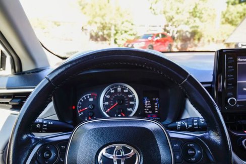Certified 2022 Toyota Corolla Cross LE image 29