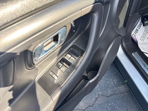 Used 2010 Ford Taurus SHO image 18
