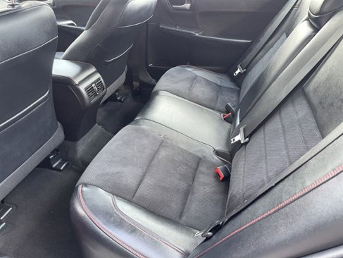 Used 2015 Toyota Camry XLE image 16