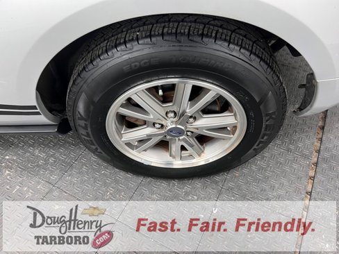Used 2005 Ford Mustang Convertible image 22
