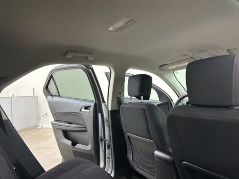 Used 2017 Chevrolet Equinox LT image 19