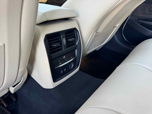 Used 2020 BMW 330i Sedan w/ Convenience Package image 28