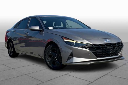 Used 2023 Hyundai Elantra SEL image 2