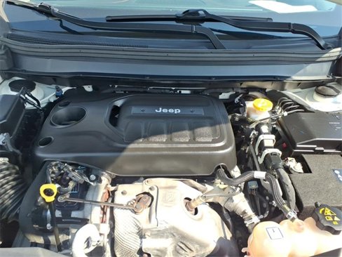 Used 2019 Jeep Cherokee Trailhawk image 14