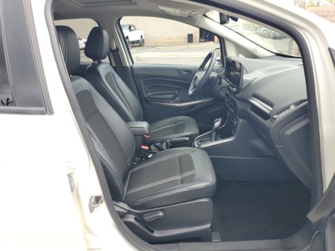 Used 2020 Ford EcoSport SES w/ SES Black Appearance Package image 9