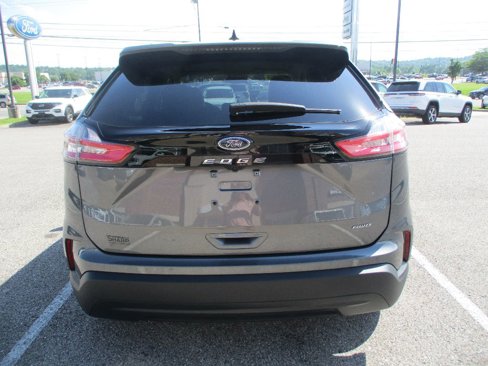 Used 2024 Ford Edge SE image 19