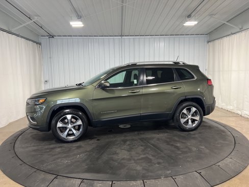 Used 2019 Jeep Cherokee Limited w/ Luxury Group image 2