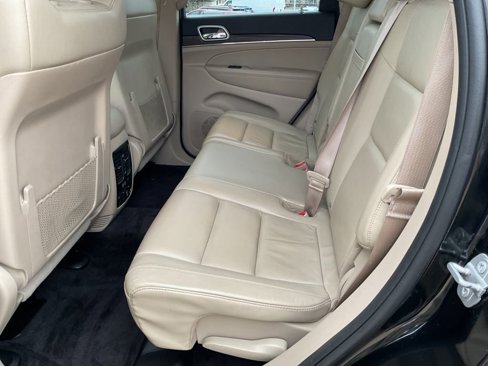 Used 2018 Jeep Grand Cherokee Limited w/ Trailer Tow Group IV image 25
