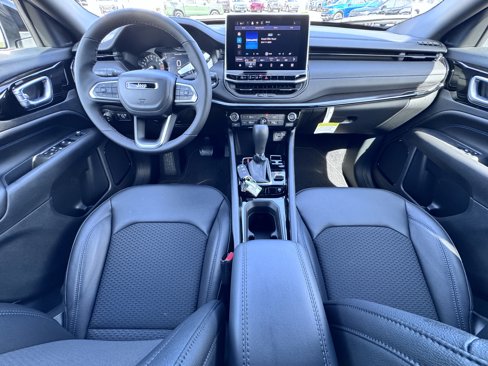 New 2026 Jeep Compass Latitude image 19