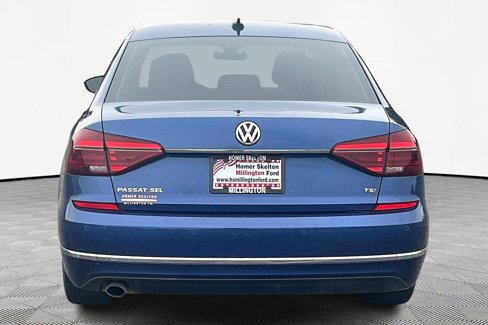Used 2017 Volkswagen Passat 1.8T SEL Premium image 4
