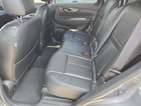 Certified 2020 Nissan Rogue SV image 18