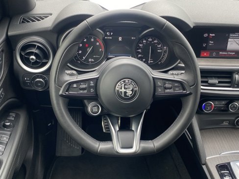 Used 2023 Alfa Romeo Stelvio Ti image 49