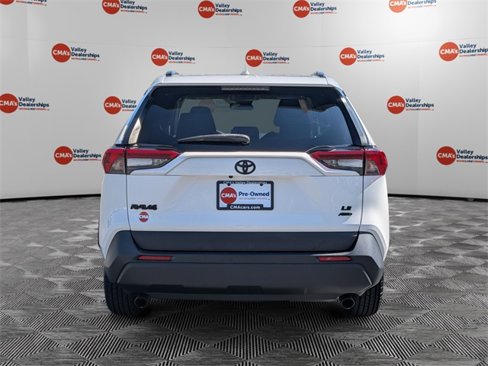 Used 2021 Toyota RAV4 LE image 6