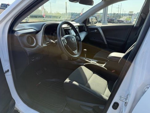 Used 2018 Toyota RAV4 XLE image 11