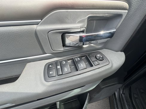 Used 2017 RAM 1500 Classic SLT image 19
