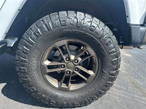 Used 2016 Jeep Wrangler Unlimited Sahara image 14