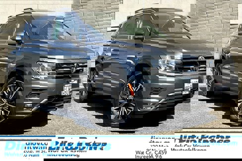 Used 2018 Volkswagen Tiguan SE w/ 18" Alloy Wheels Package image 1