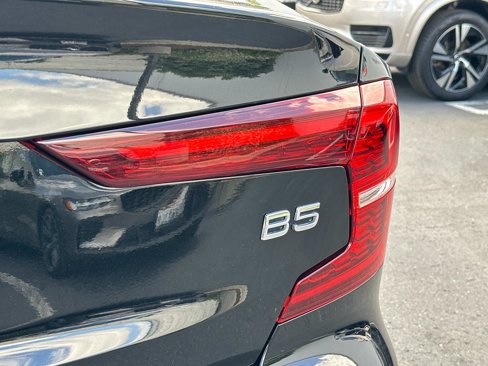 Certified 2024 Volvo S60 B5 Core image 27