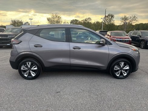 Used 2023 Chevrolet Bolt EUV LT w/ Convenience Package image 7