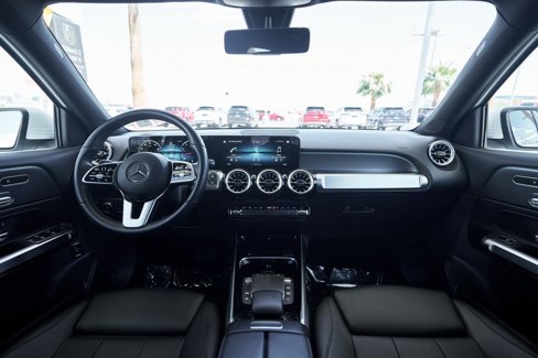 Used 2022 Mercedes-Benz GLB 250 4MATIC w/ Premium Package Lite image 33