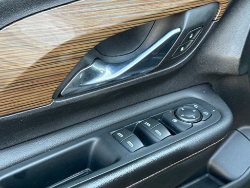 Certified 2018 GMC Terrain SLE w/ Driver Convenience Package image 14