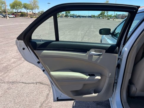 Used 2014 Chrysler 300 image 23