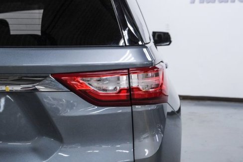 Used 2020 Chevrolet Traverse LT image 46