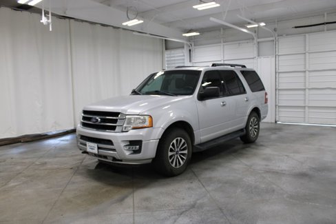 Used 2017 Ford Expedition XLT w/ Equipment Group 201A image 4