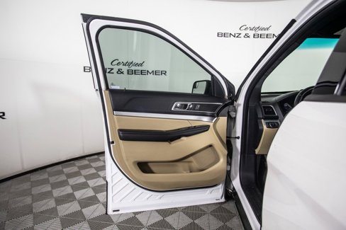 Used 2016 Ford Explorer XLT image 22