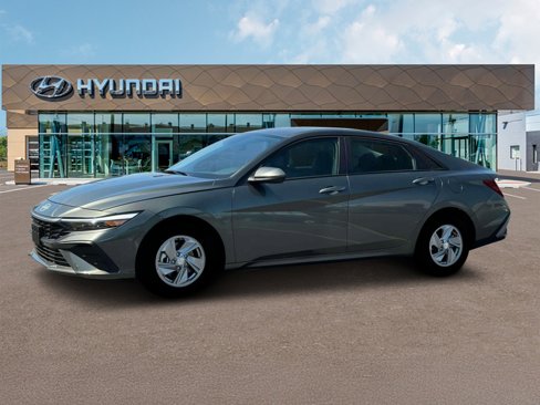 New 2025 Hyundai Elantra SE image 2