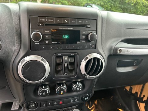 Used 2013 Jeep Wrangler Unlimited Sahara w/ Connectivity Group image 16