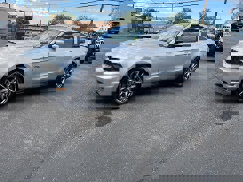 Used 2012 Ford Mustang GT Premium w/ Brembo Brake Pkg image 10