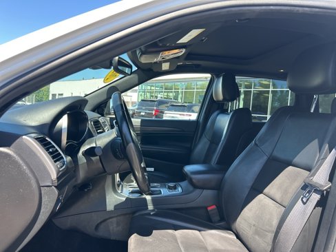 Certified 2022 Jeep Grand Cherokee Laredo X image 11