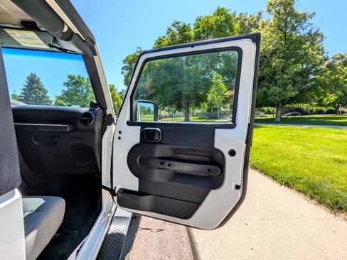 Used 2009 Jeep Wrangler X image 15