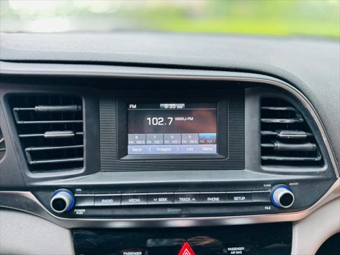 Used 2019 Hyundai Elantra SE image 22