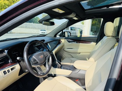 Used 2018 Cadillac XT5 Luxury w/ Driver Awareness Package image 5