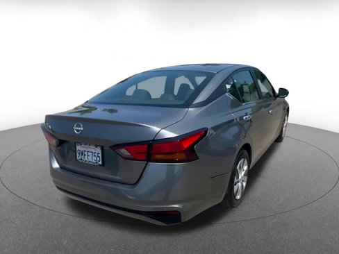 Used 2024 Nissan Altima 2.5 S image 14