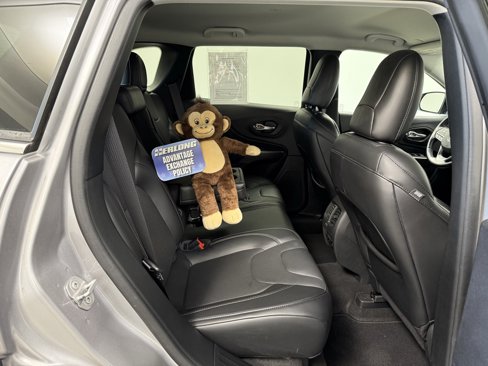 Used 2020 Jeep Cherokee Limited image 23