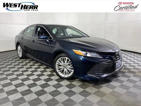 Certified 2020 Toyota Camry XLE image 1
