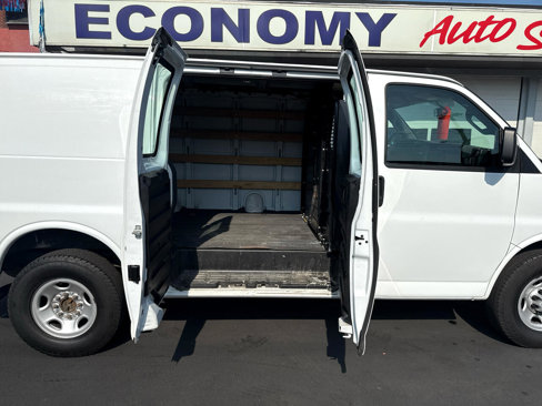 Used 2018 GMC Savana 2500 w/ Driver Convenience Package image 17