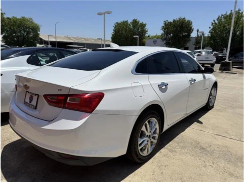 Used 2018 Chevrolet Malibu LT image 3