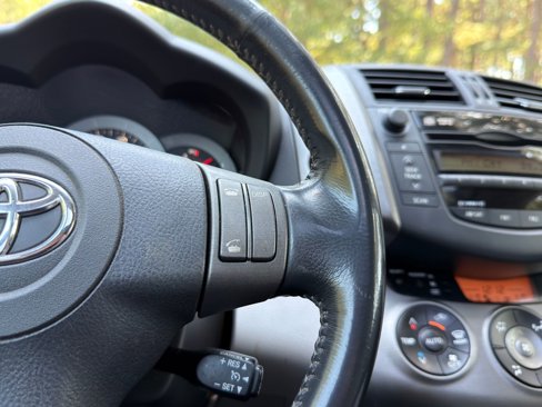 Used 2010 Toyota RAV4 Limited image 21