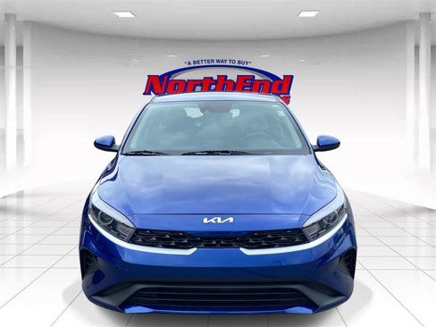 Used 2024 Kia Forte LXS image 2