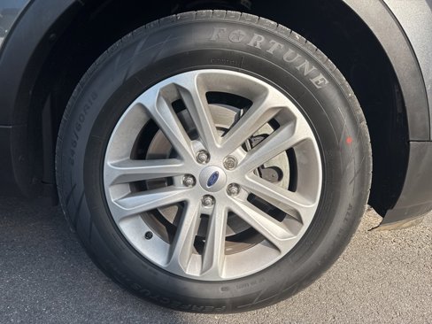 Used 2017 Ford Explorer XLT w/ Equipment Group 202A image 13
