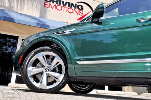 Used 2022 Bentley Bentayga image 28