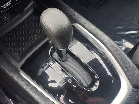 Used 2016 Nissan Rogue SV w/ SV Premium Package image 19