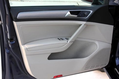 Used 2015 Volkswagen Golf TDI S image 21