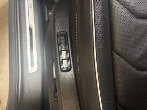 Used 2022 Volkswagen Tiguan SEL R-Line image 16